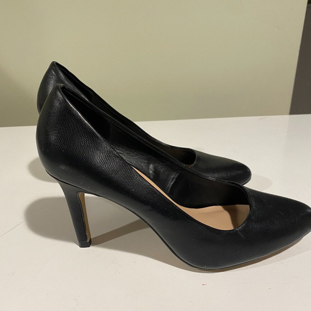 Black Pumps - Kelly and Katie